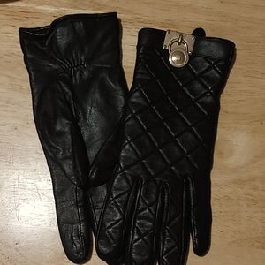Ladies MK leather gloves